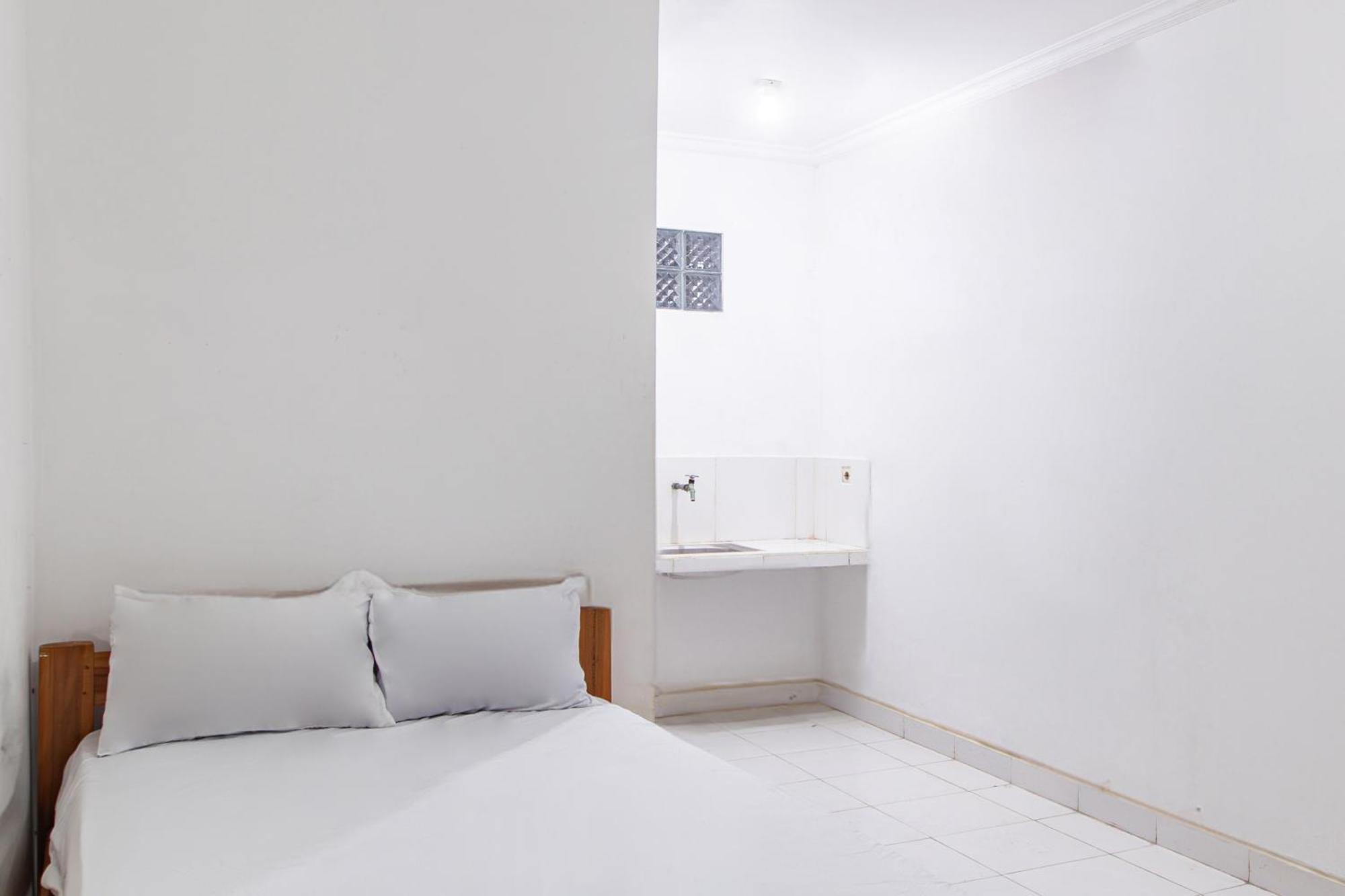 Oyo Life 93504 Kost Krisna Hotel Temukus Exterior foto