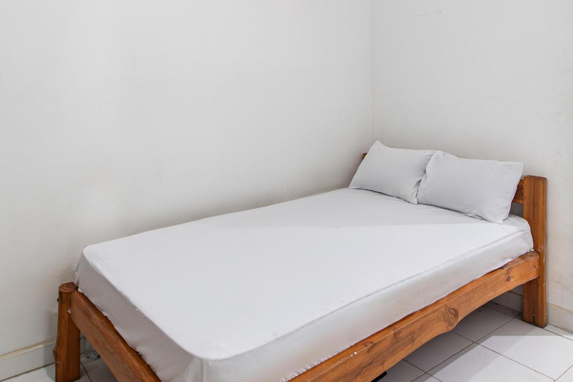 Oyo Life 93504 Kost Krisna Hotel Temukus Exterior foto