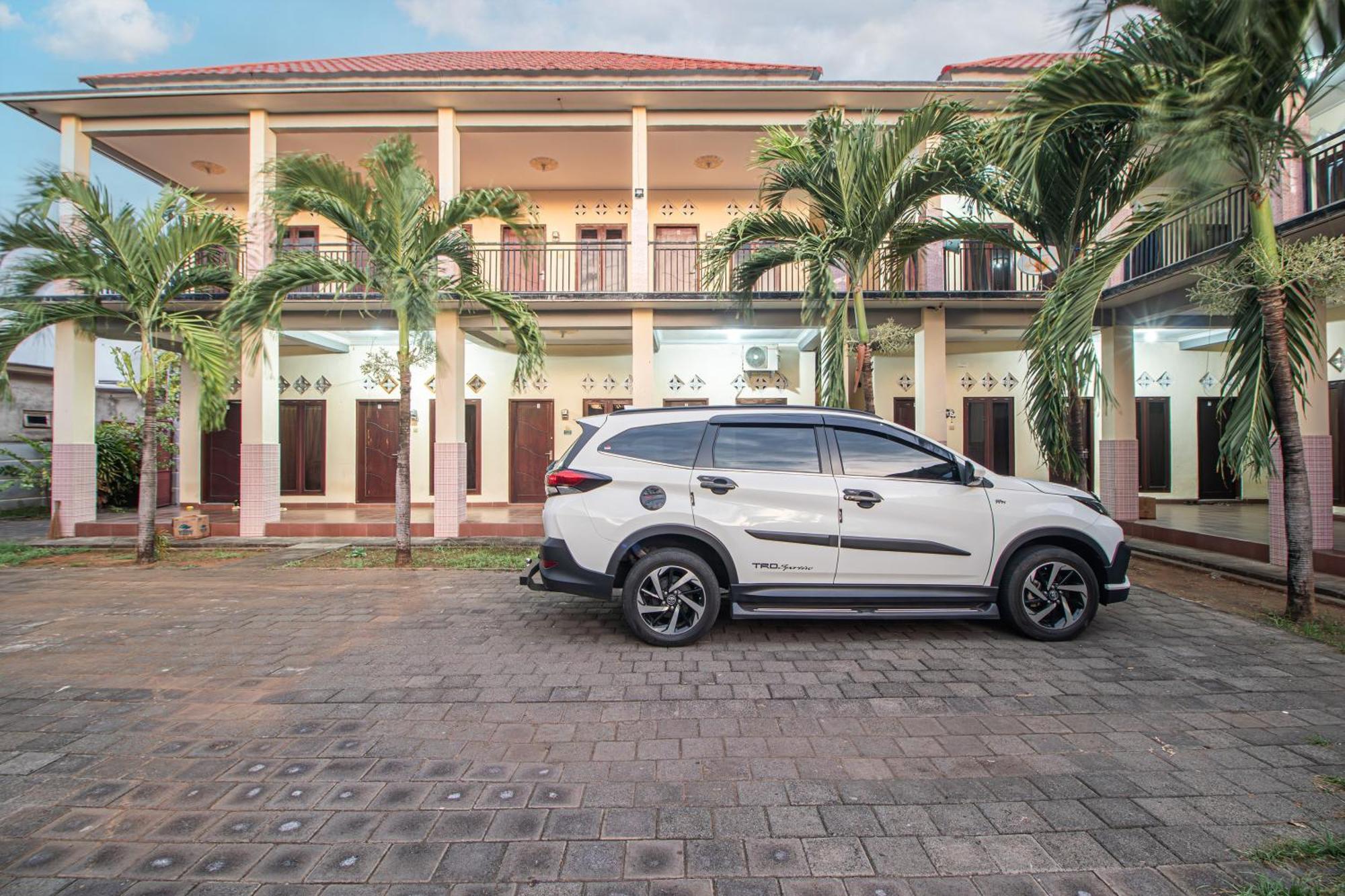 Oyo Life 93504 Kost Krisna Hotel Temukus Exterior foto