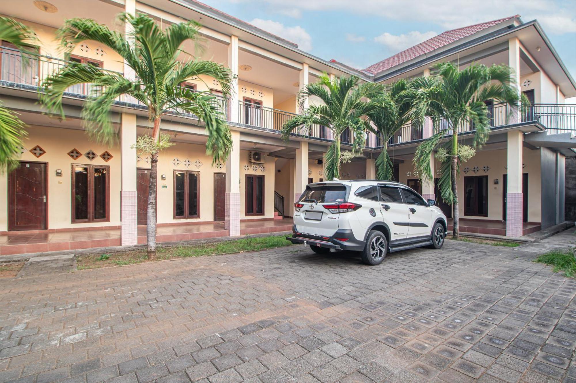 Oyo Life 93504 Kost Krisna Hotel Temukus Exterior foto