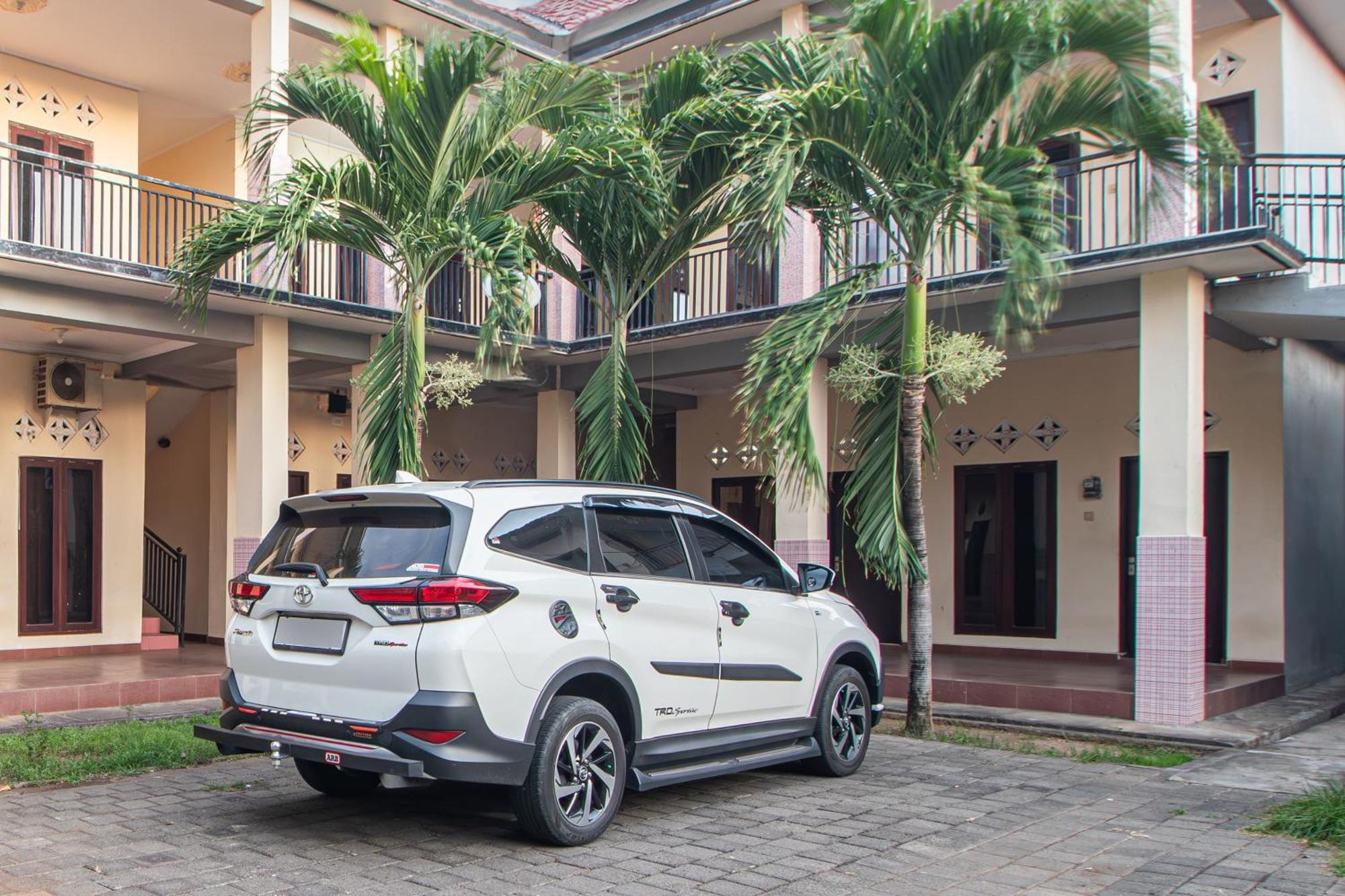 Oyo Life 93504 Kost Krisna Hotel Temukus Exterior foto